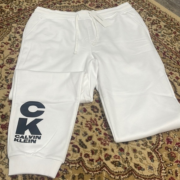 Calvin Klein warm sport jogger for men - Picture 1 of 10